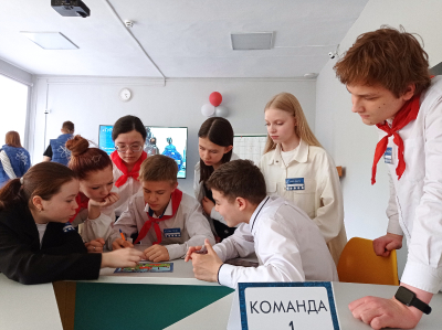 Профориентационный десант Совета молодежи «Маяка» в школе № 30_1